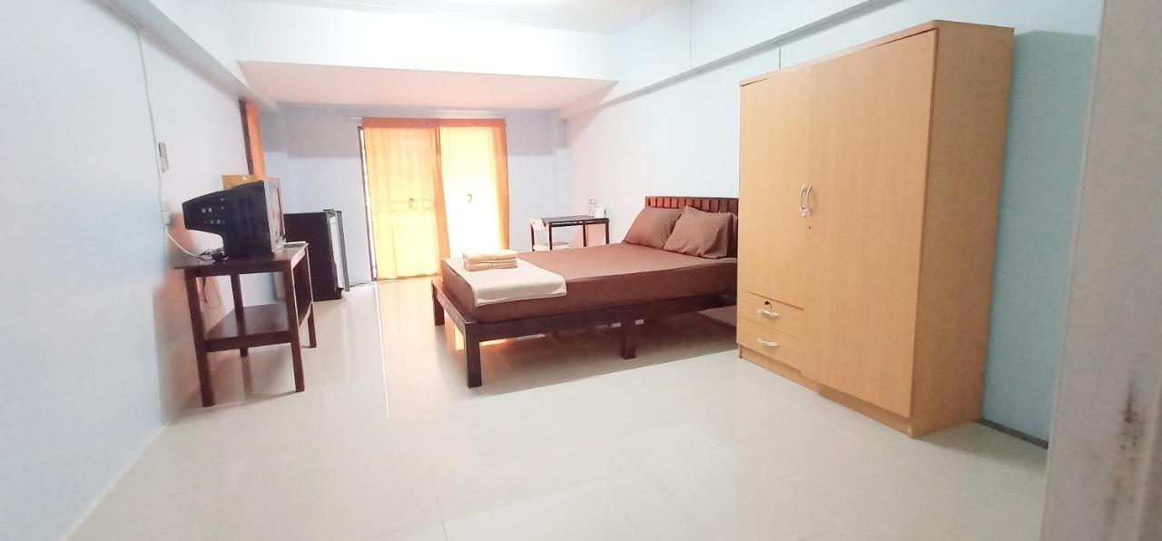 Banyan Resort Bangsaen Buitenkant foto
