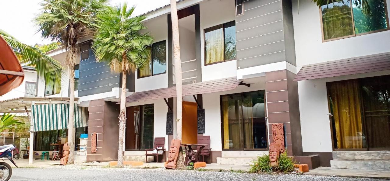 Banyan Resort Bangsaen Buitenkant foto