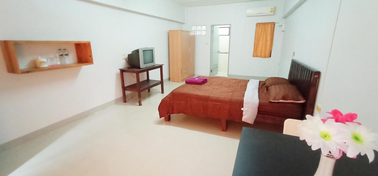 Banyan Resort Bangsaen Buitenkant foto