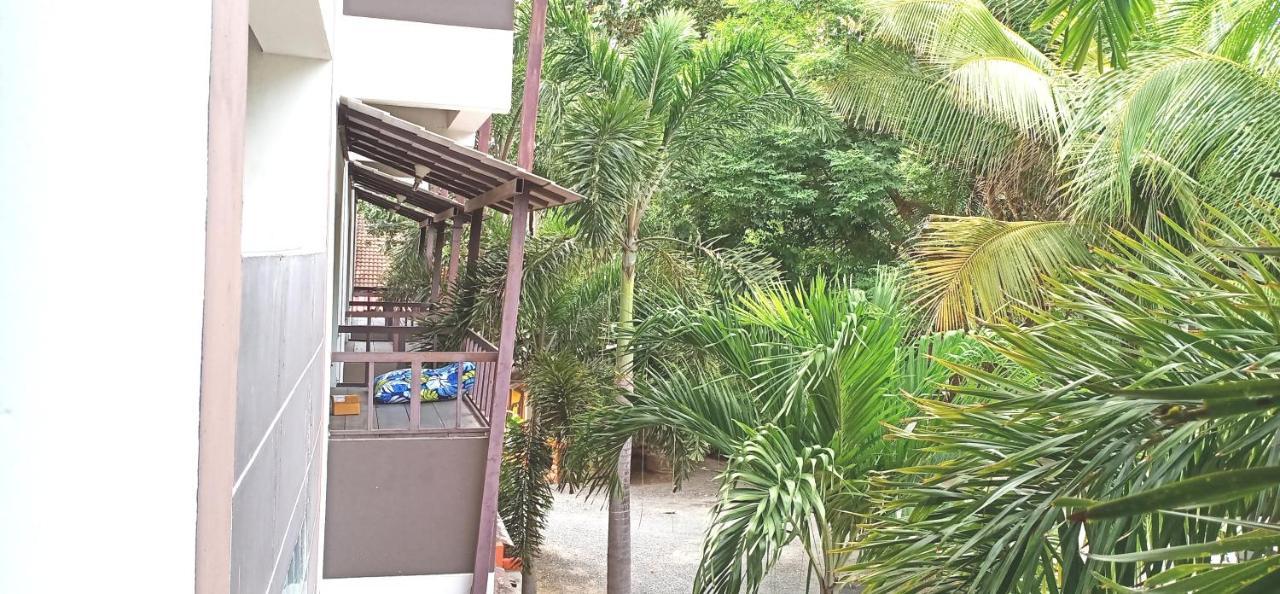 Banyan Resort Bangsaen Buitenkant foto
